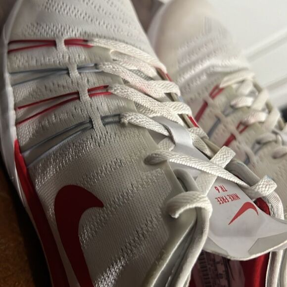 🔥🔥 NIKE Women's Free TR 6 Training Running Shoes White Red 833413-162 - GUC - Picture 9 of 16